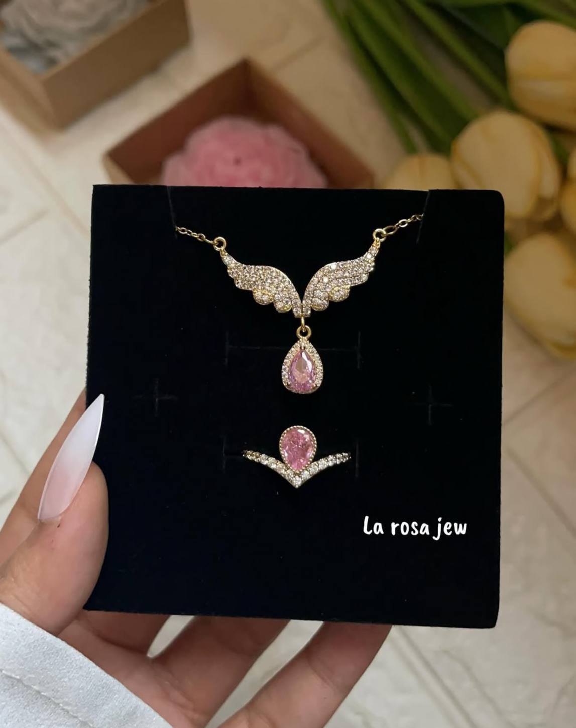 متاح السلسله بس ✨✨