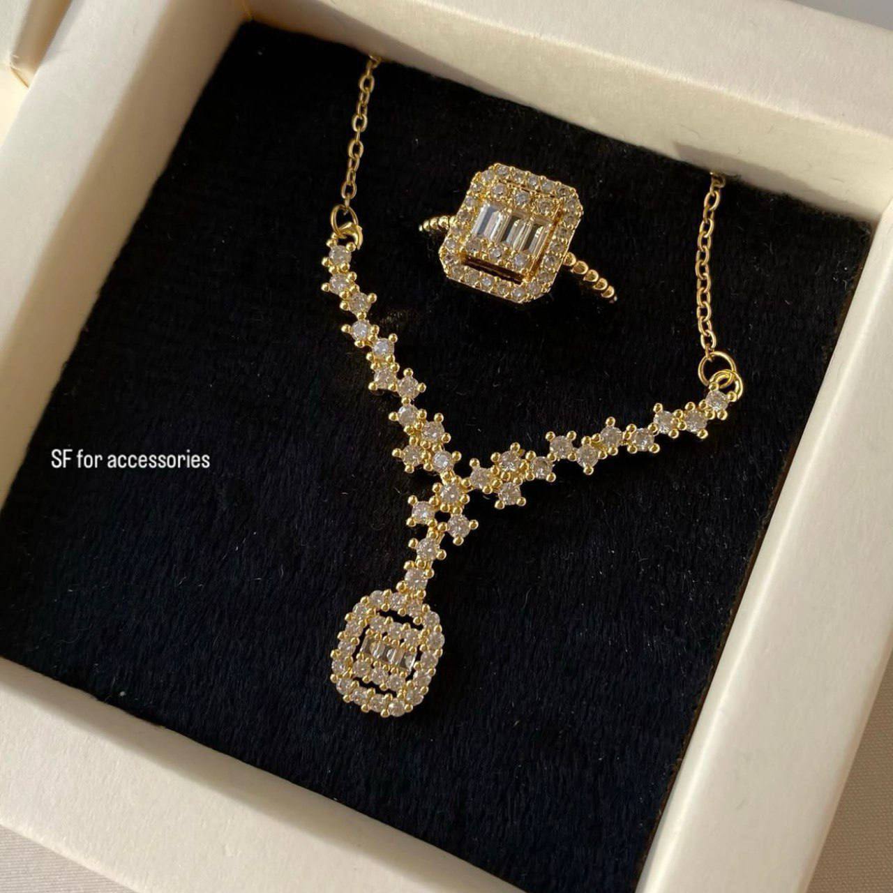 طقم إكسسوارات نسائي أنيق يجمع بين الرقي والبساطة🥰🥰